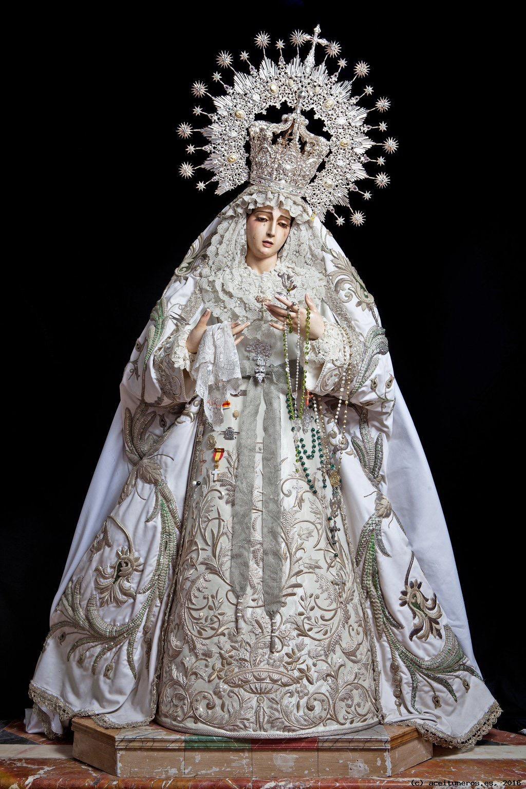 Mª Santísima de la Paz, obra del escultor Manuel Ramos Corona